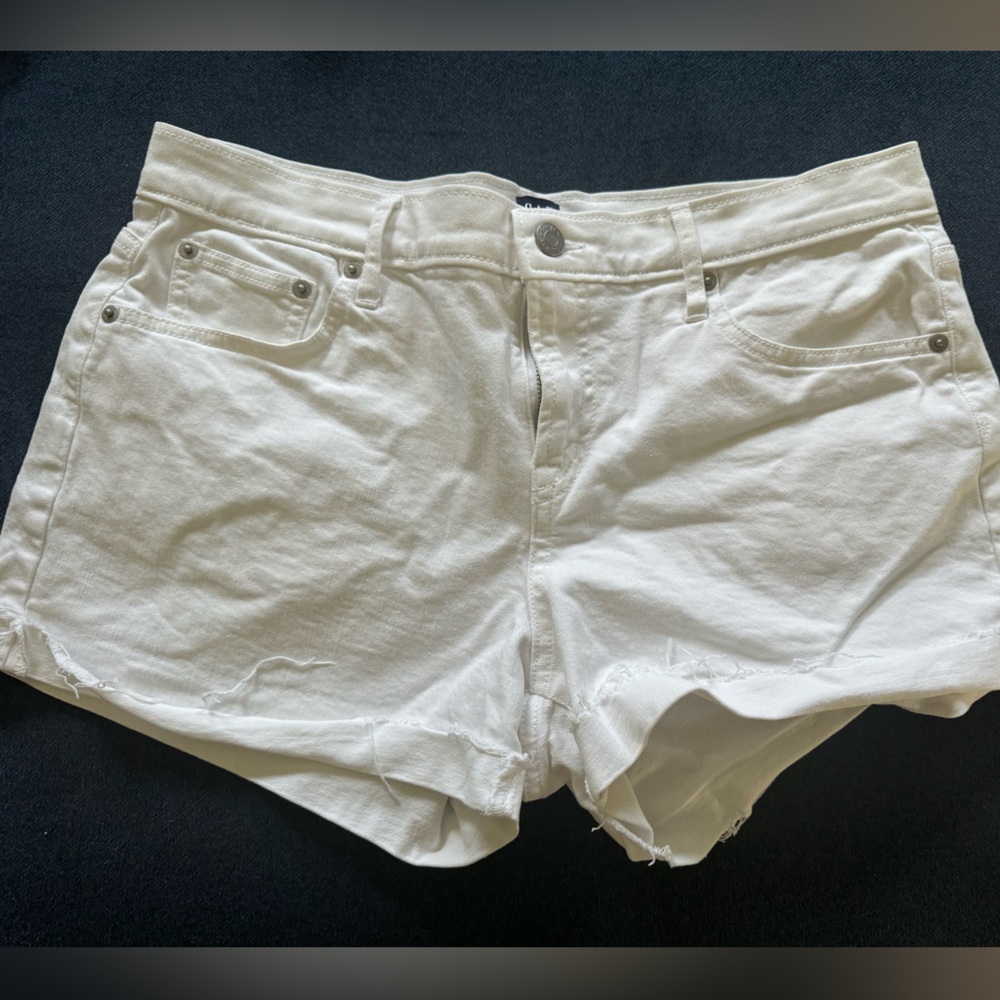 Gap white denim shorts. 3”. Size 29.